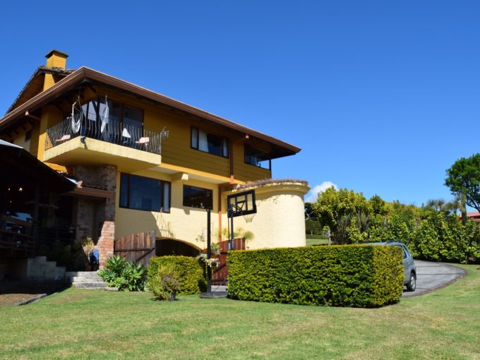 Casa Montaña con vista panorámica, Residencial de Quintas Paso de Piedra, Concepción San Rafael
