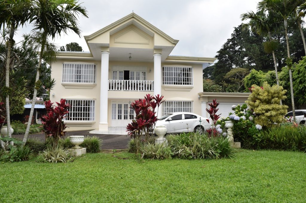 Hermosa propiedad con casa en Los Ángeles de San Rafael Heredia ...