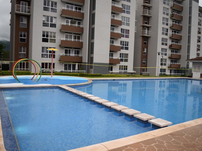 Apartamento alquiler Campo Real Condominio 9-10, con 2 parqueos, 2 balcón