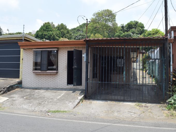 Vendo Propiedad para construir apartamentos y tiene una casa construida, San José de Alajuela